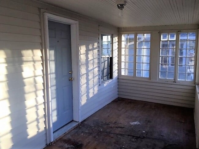 Building Photo - 2 Bedroom House In Laurel