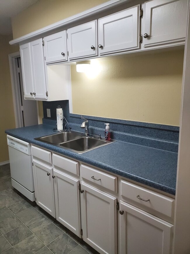 Kitchen - 107 N. Troy