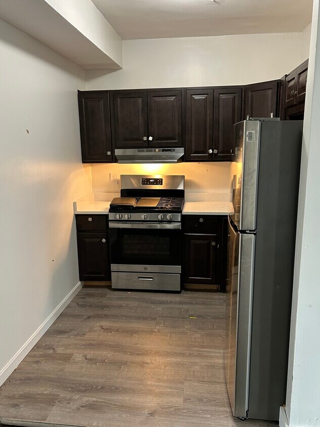 42 Mott St Unit 1, Fall River, MA 02721 Room for Rent in Fall River