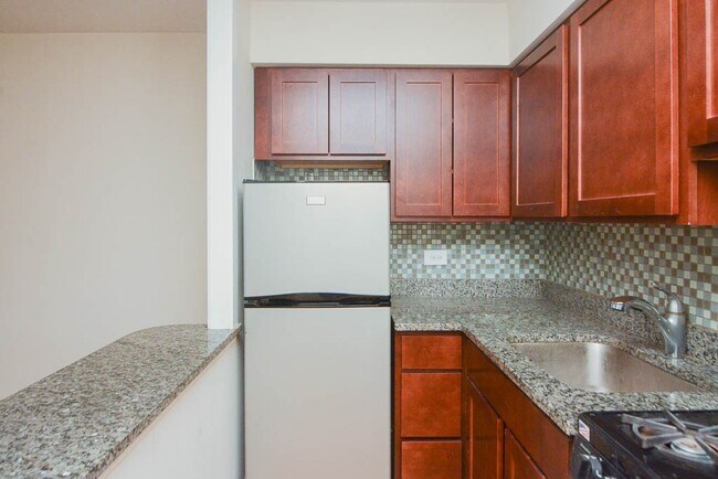 Foto del edificio - 675 W Wrightwood Ave