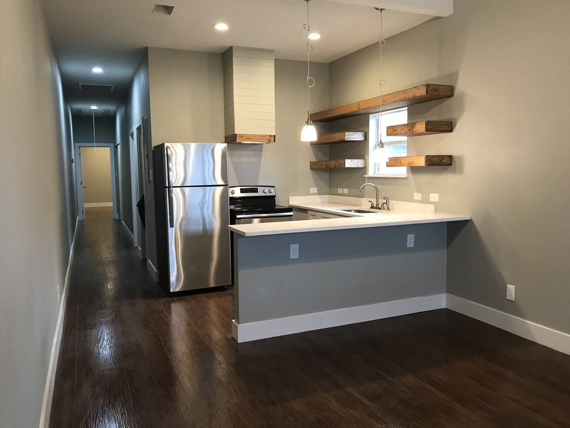 Foto principal - 216 Oleander St