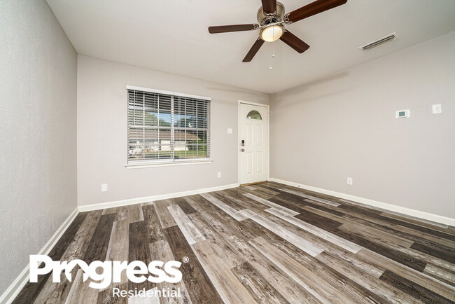 Building Photo - 6431 Moonhill Dr