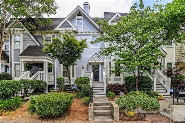 Foto del edificio - Beautiful Townhome Walking Distance to Uptown