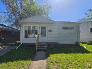 Building Photo - 21418 Panama St