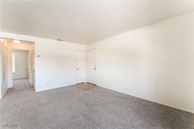 Building Photo - 7300 W Pirates Cove Rd