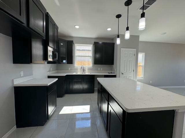 Foto del edificio - 4224 Gavilan Dr