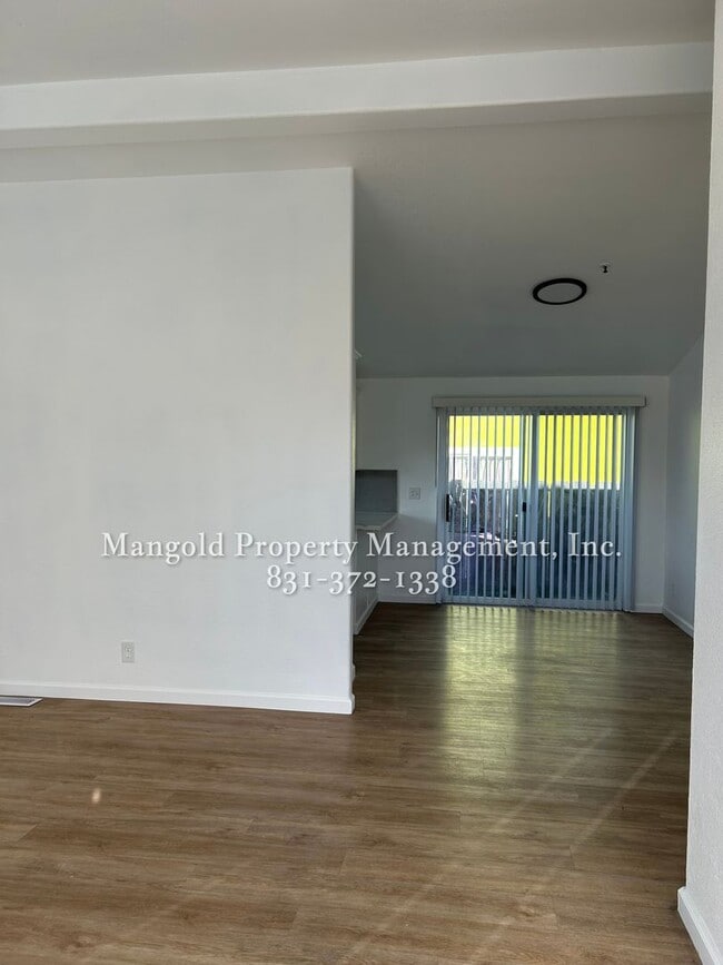 Building Photo - Spacious 3-Bedroom 2-Bath Home  with Fireplace, Fenced Yard, and Attached Garage