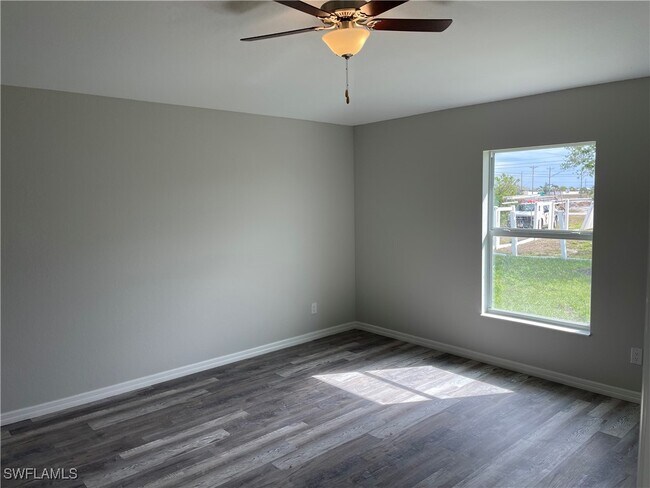 Foto del edificio - 2325 NW 9th Ave