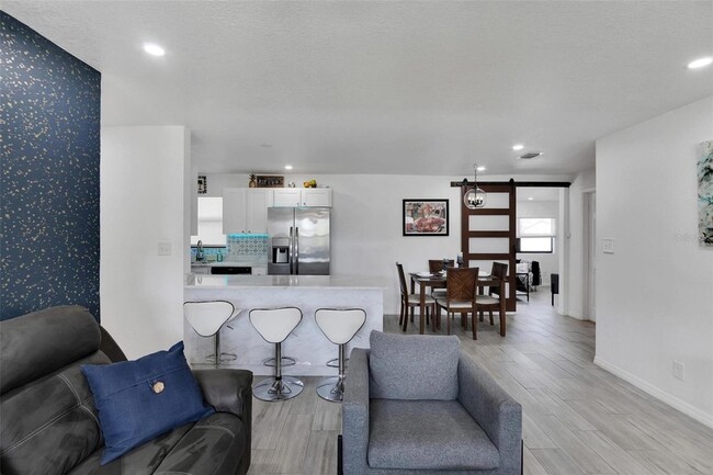 Foto del edificio - 4731 W Montgomery Ave