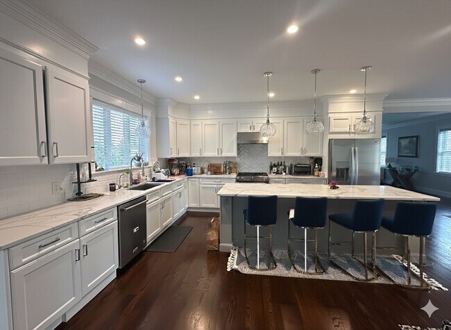 Foto del edificio - 53 Old Mystic St