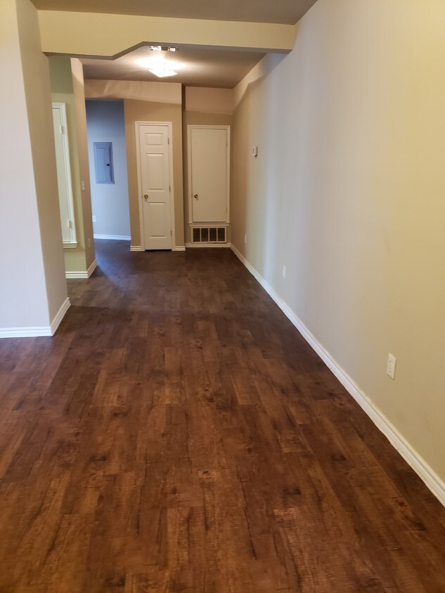 Foto principal - 354 E Southcross
