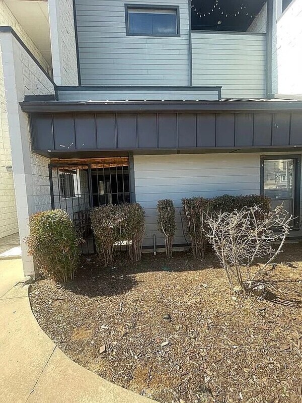 Photo - 901 NW 7th St Townhome