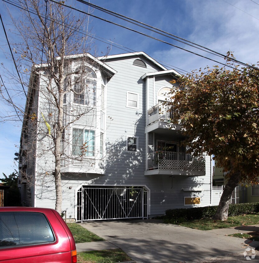 Primary Photo - 1617 E 6th St
