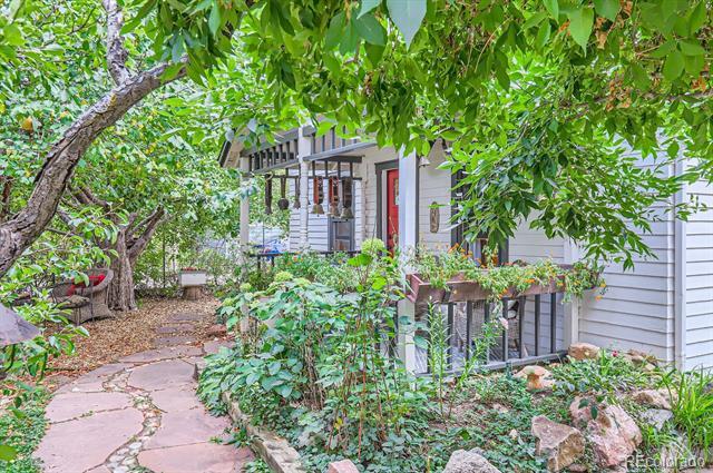 Building Photo - 1580 Redwood Ave