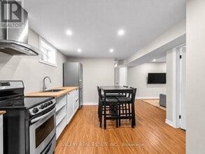 Building Photo - 12 Arkley Crescent