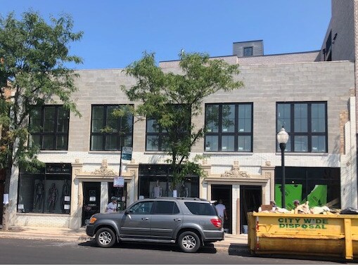 Building Photo - 5019 N Clark St