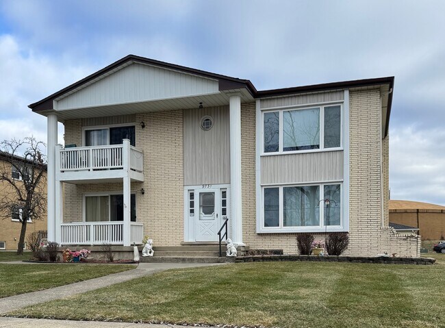 Building Photo - 9731 S 90th Ave