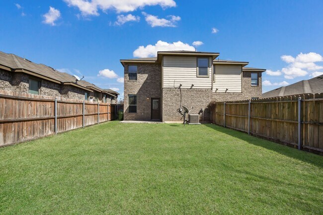 Foto del edificio - 3 BEDROOM DUPLEX LOCATED IN HUTTO, TEXAS!