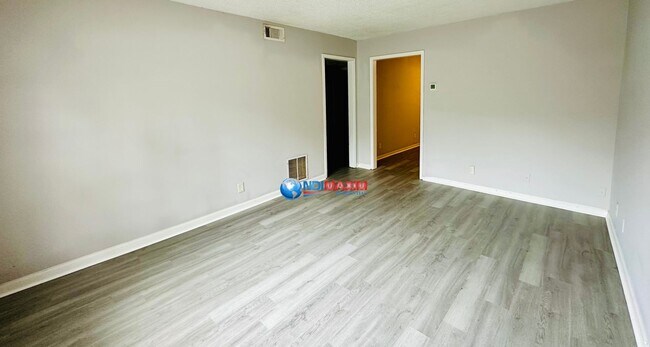 Foto del edificio - 493 Stone Mountain St