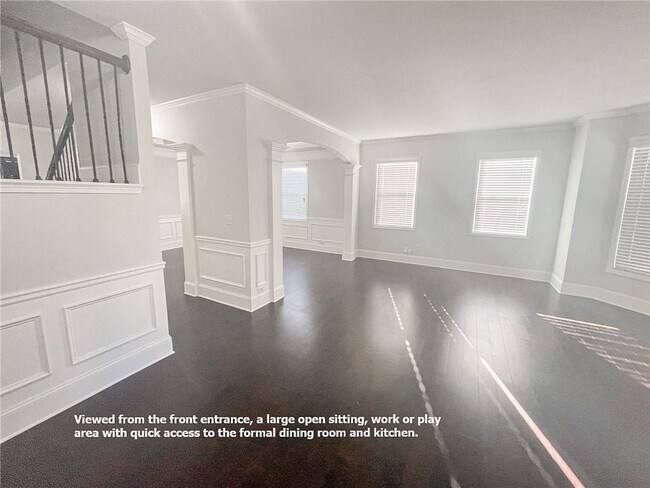 Building Photo - 3960 Miramount Overlook