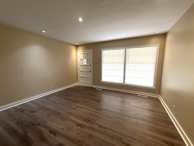 Building Photo - 1721 S Volutsia Ave