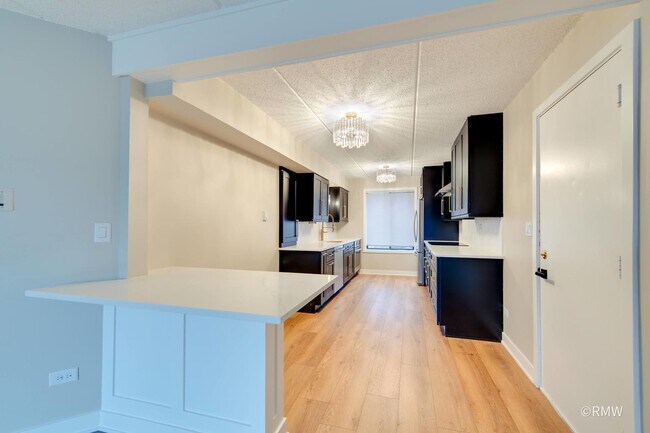 Foto del edificio - 724 Briar Hill Ln