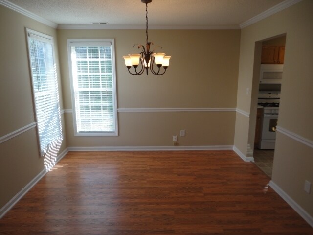 Foto del edificio - 817 Northwood Hills Ave