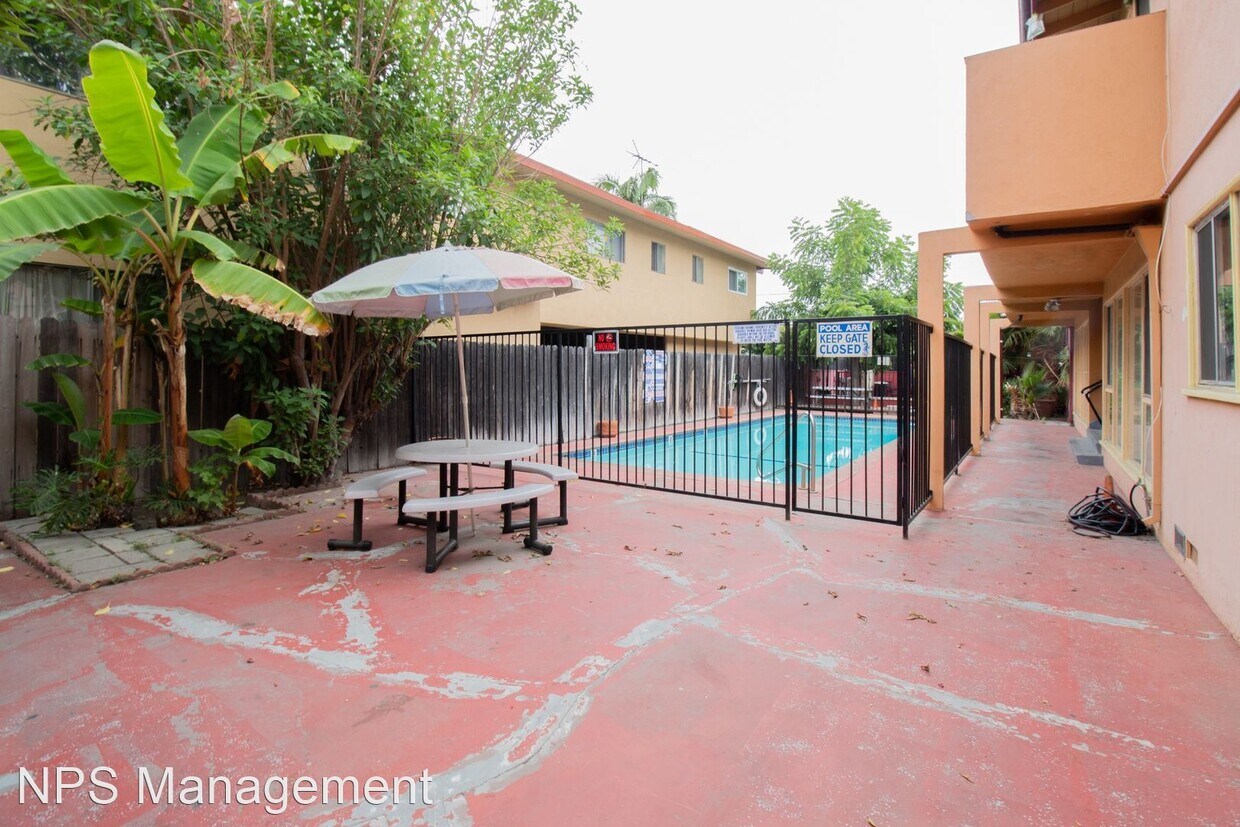 Building Photo - 2 br, 1 bath Apartment - 7735 East Florenc...