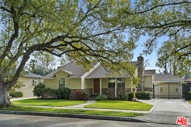 Foto del edificio - 13958 Peach Grove St
