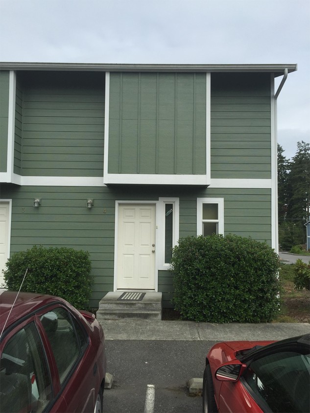 Foto principal - 1225 N Oak Harbor St