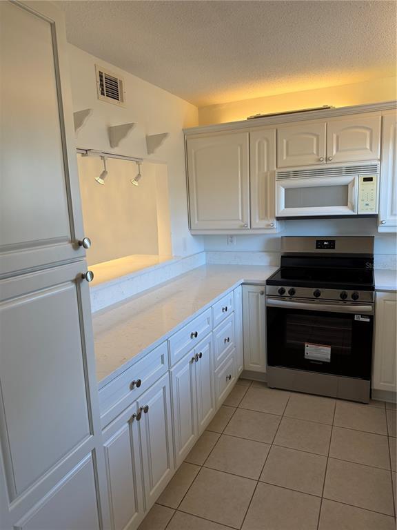 Foto del edificio - 7420 Bay Island Dr S