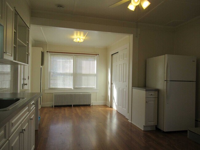 Building Photo - 26 Wing Ave