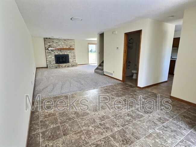 Foto del edificio - 40 Maple Ln