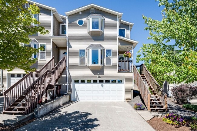 Building Photo - Townhouse Retreat on Military Hill – Moder...