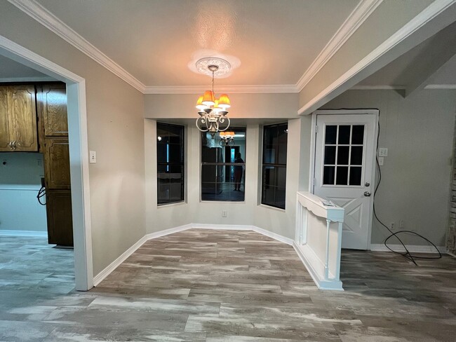 Building Photo - 4 BEDROOM GREENACRES BEAUTY!