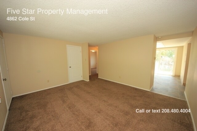 Building Photo - 4862 Cole St