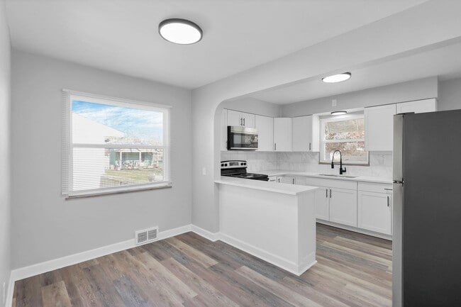 Foto del edificio - 1820 Oakwood Ave