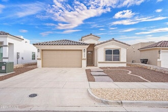 Building Photo - 13808 Paseo Sereno Dr