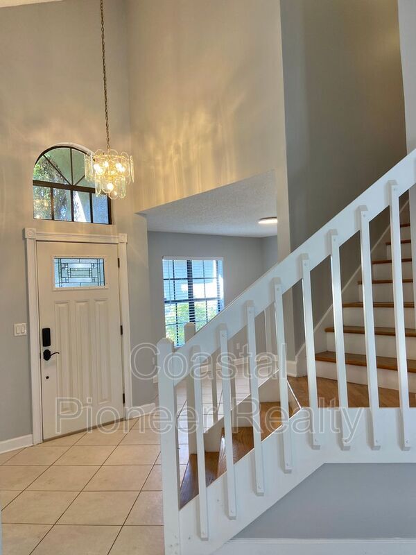 Building Photo - 8943 Eastman Dr