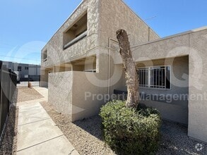 Building Photo - 2664 N 43rd Ave