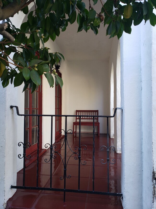 Foto del edificio - 1104 E California Ave