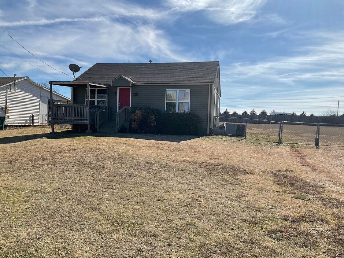 Primary Photo - Cottage home with huge back yard