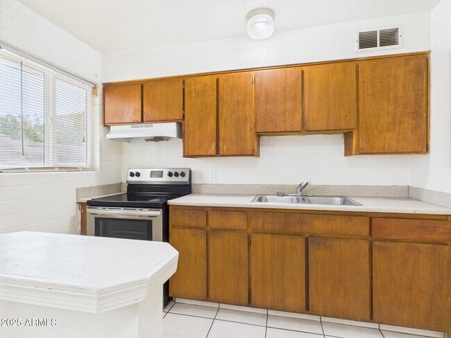 Foto del edificio - 3027 N 37th St
