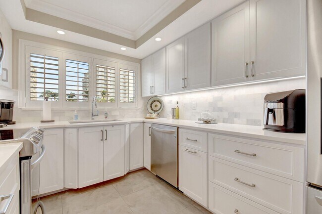 Foto del edificio - 3224 S Ocean Blvd