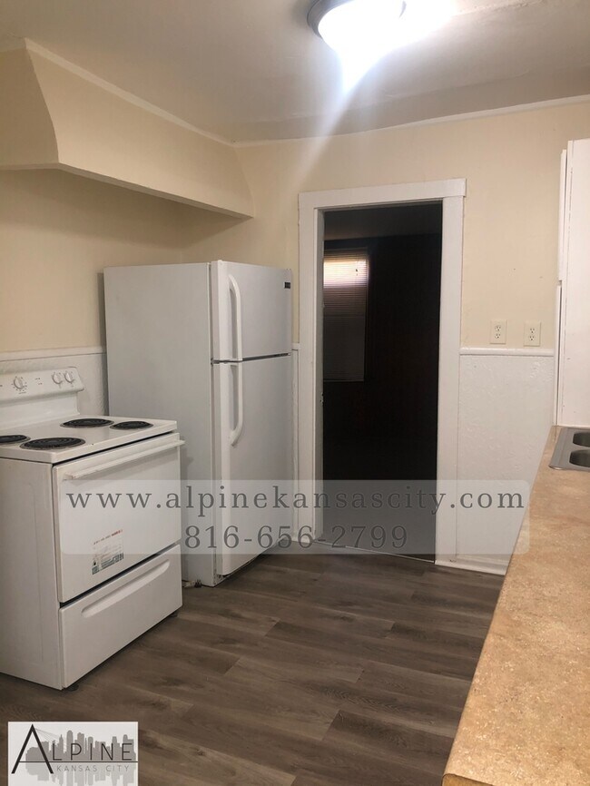 Building Photo - 3-4 Bedroom Midtown Home