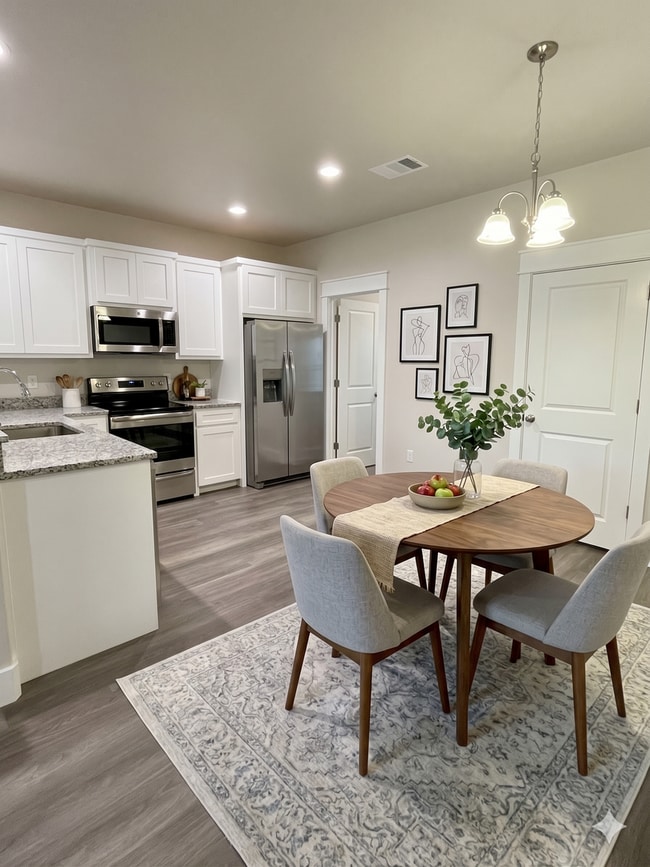 Building Photo - Adorable home located in a quiet neighborhood