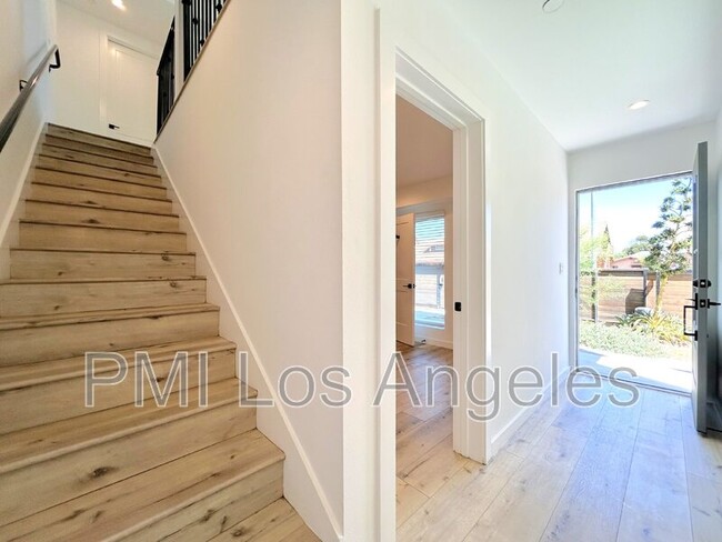 Foto del edificio - 4177 Normandie Ave
