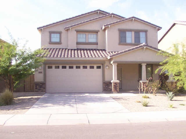 Foto principal - Charming 5 Bed 3 Bath Home in good communi...