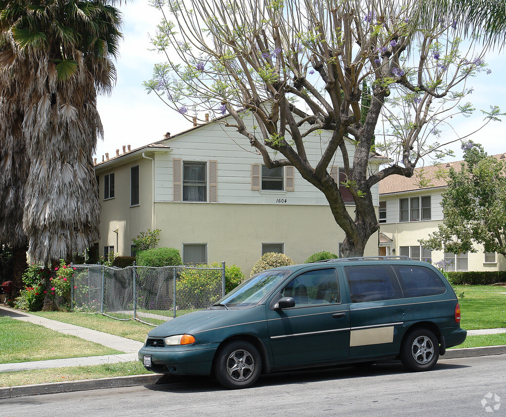 Building Photo - 1604 Parton St