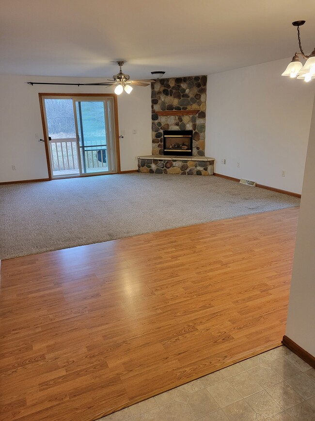 Living and dining room - 153 Jennifer Ln